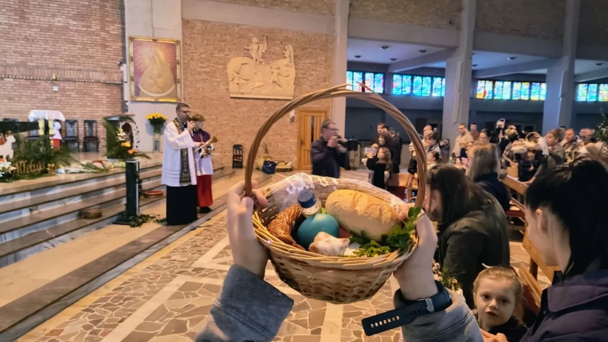 Tłumy wiernych ze święconką w tczewskich kościołach