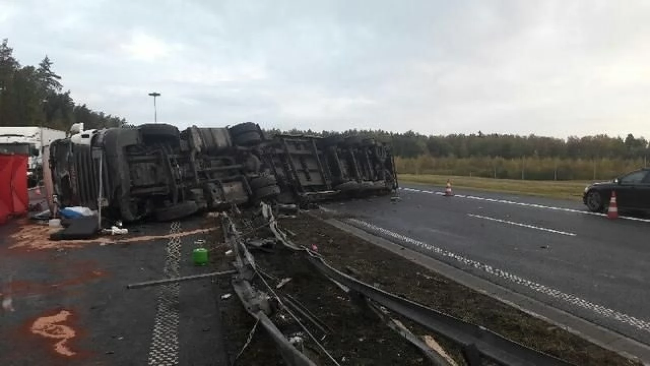 Tragedia na A1. Nie żyje kierowca ciężarówki