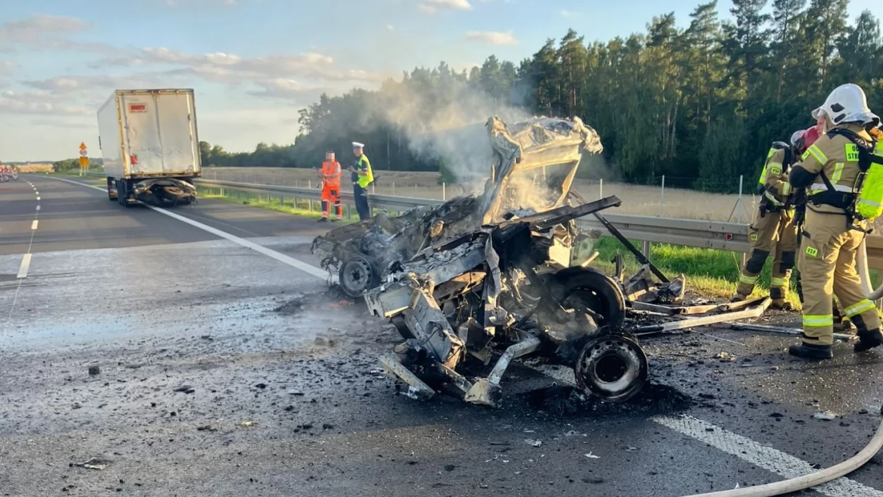 Tragedia na A1. Płoną ciężarówki, nie żyje mężczyzna [AKTUALIZACJA]