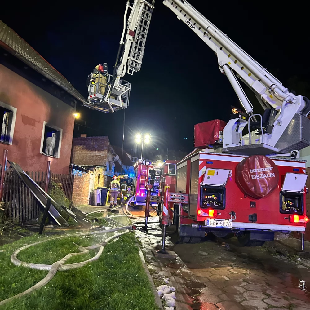 Tragedia w Gniewie. Nie żyją kobieta i 11-miesięczne dziecko