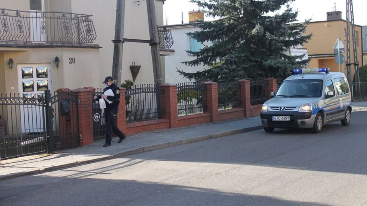 Trwa dystrybucja maseczek i przyłbic