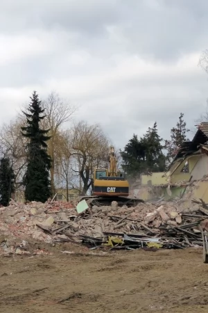 Rozbiórka byłego budynku USC