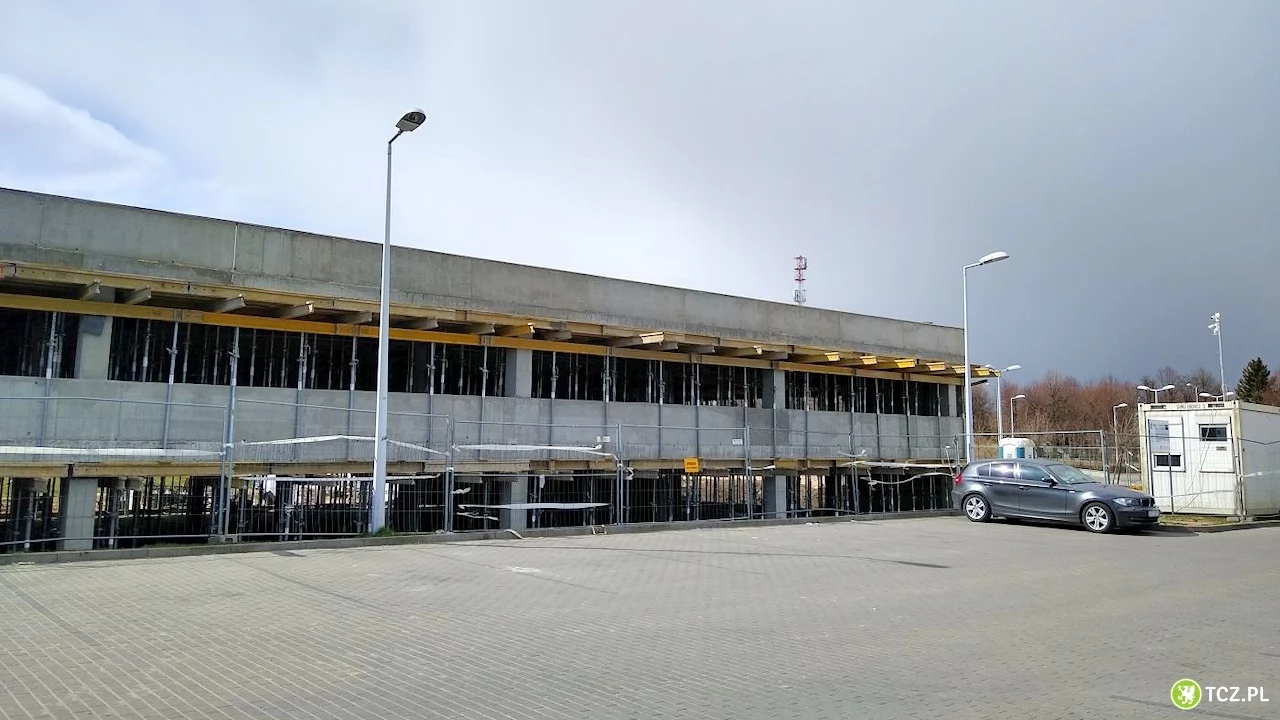 Trwają prace związane z budową parkingu dwupoziomowego przy dworcu