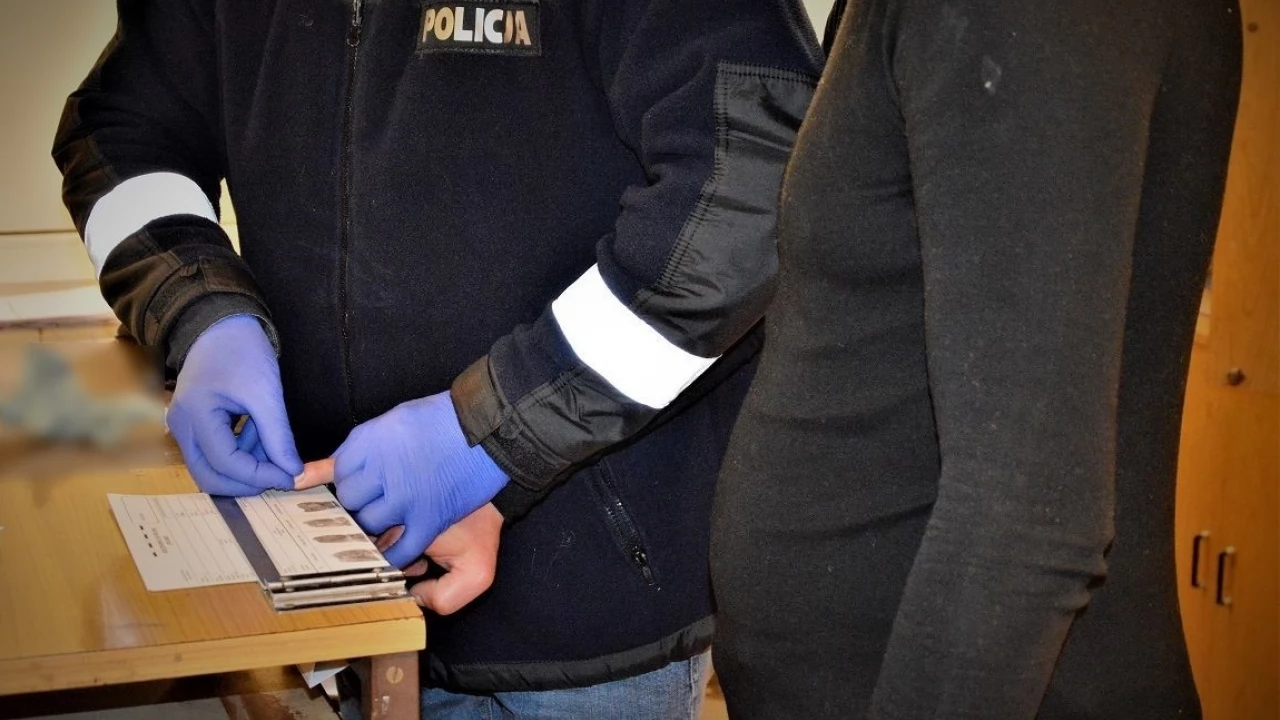 Trzech mężczyzn odpowie za włamanie do przyczepy kempingowej
