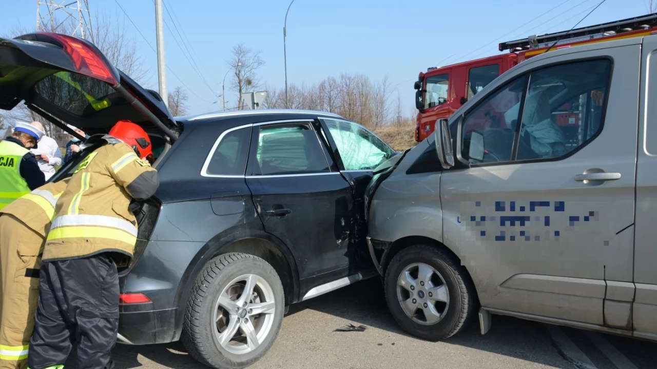 Trzy pojazdy zderzyły się na wjeździe do Tczewa