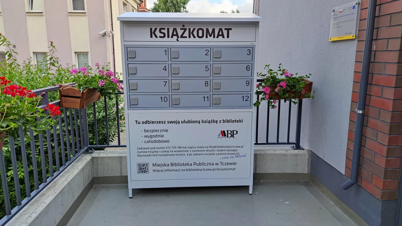 Tu książki można zwracać i odbierać przez całą dobę