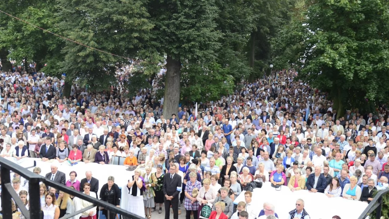 Tysiące wiernych przybyło do Piaseczna