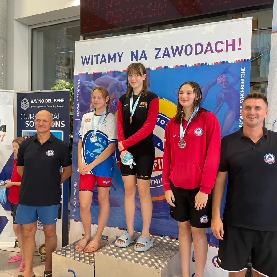 Udane starty pływaków