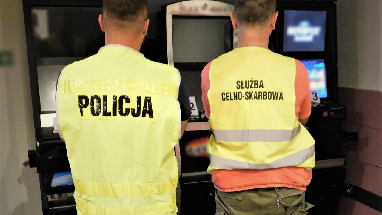 Uderzyli w nielegalny hazard. Zabezpieczyli 10 automatów