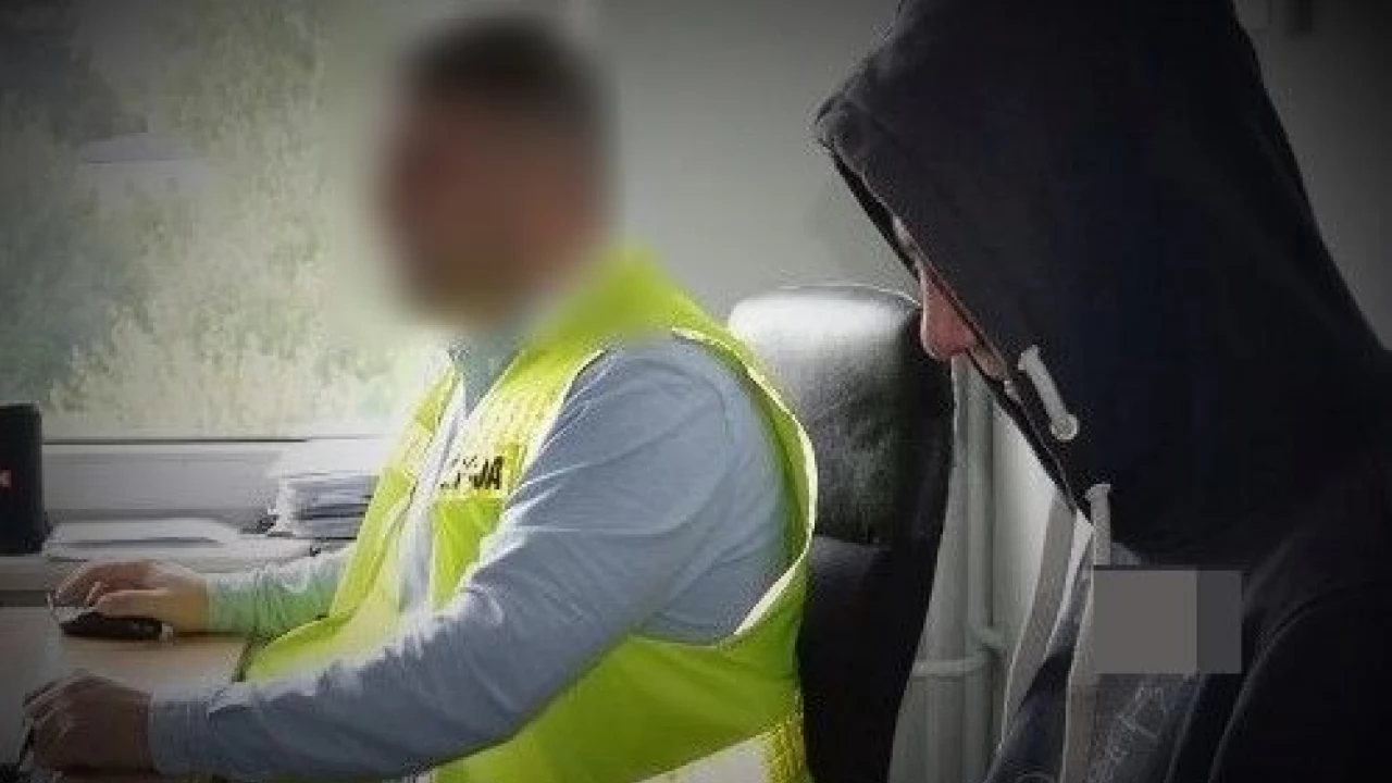 Ukradł 18 kaw i koszyk sklepowy. Od razu zaczął "upłynniać" towar