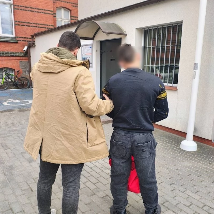 Ukradł narzędzia z piwnicy. Zdradziły go zdjęcia w telefonie i... nakaz aresztowania