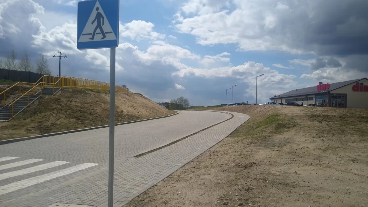 Ulica Forstera gotowa, obok będzie łąka