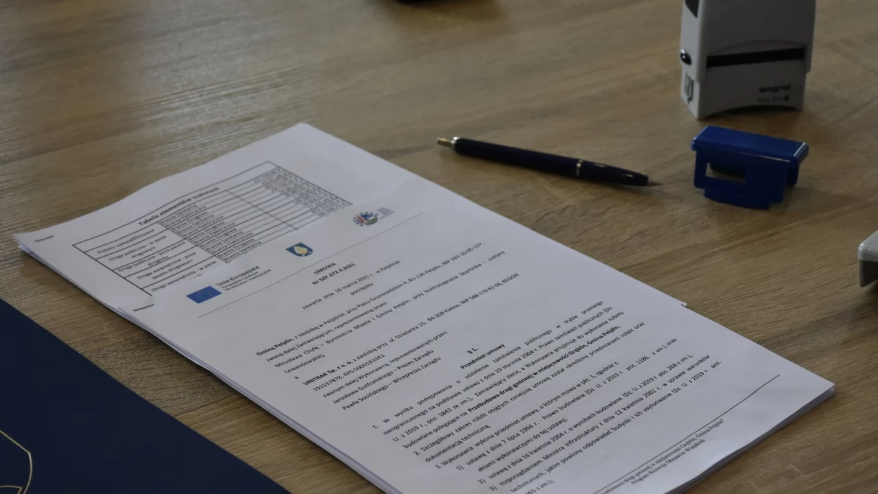 Umowa na przebudowę drogi gminnej w Gręblinie podpisana