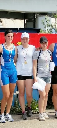 W środku Roksana Karpińska i Iwona Stachowicz