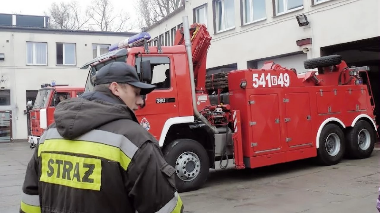 Uratowali psa uwięzionego w studzience