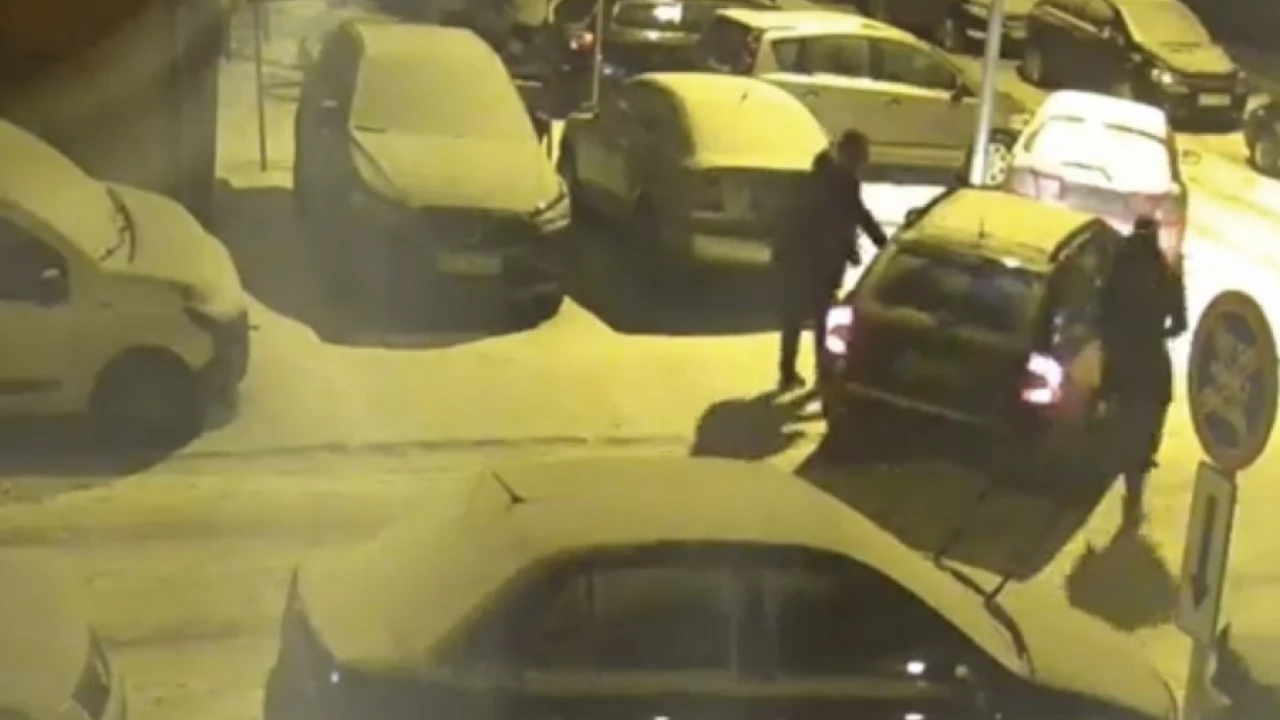 Uszkodziła kilka aut i odjechała. Policja szuka tej kobiety [WIDEO]