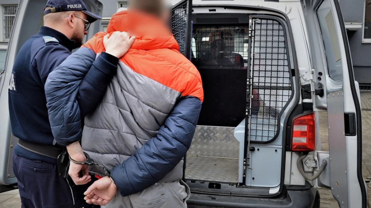 Uzbrojony w nóż wszedł do lombardu po łańcuszki za 14 tys. zł
