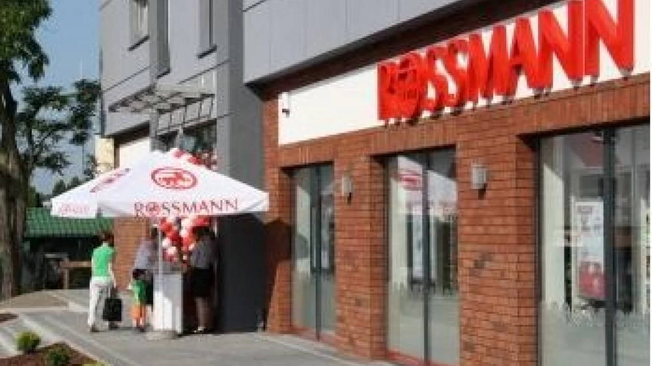 W Gniewie otwarto centrum handlowe