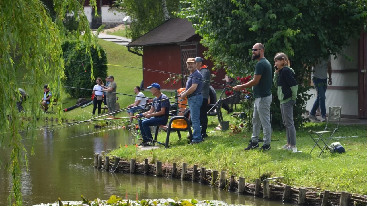 Wędkowali na stawach na Górkach