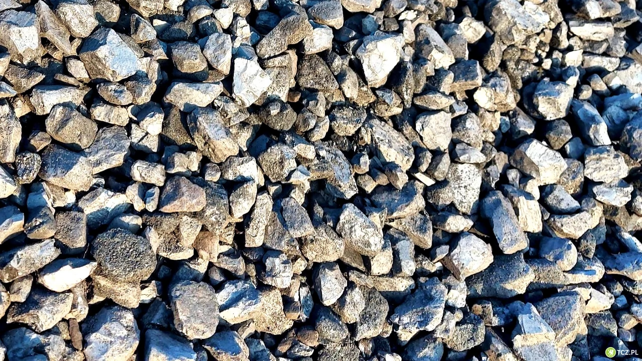 Węgiel kostka i groszek w preferencyjnej cenie 1750 zł