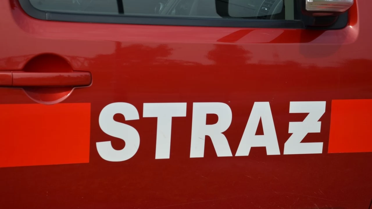 Wiatr przewrócił ciężarówkę na dk "91"