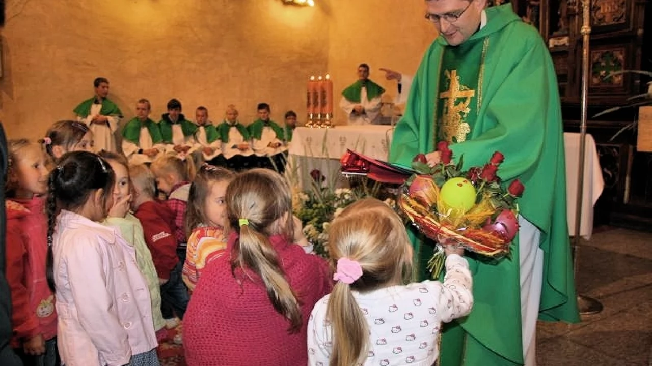 Wierni przygotowali księdzu niespodziankę
