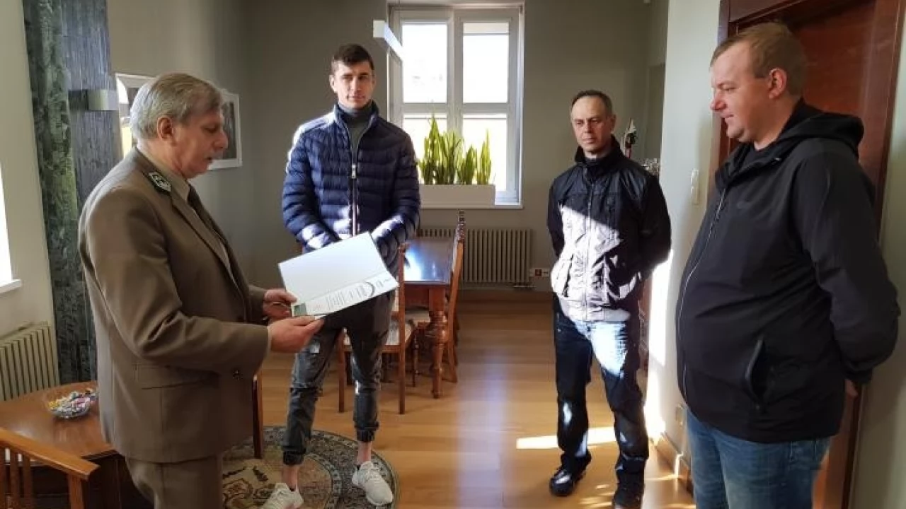 Wracali z pracy i... uratowali las