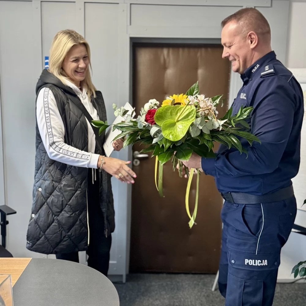 Wyjątkowa wizyta w komendzie. Podziękowania za wzorową postawę obywatelską