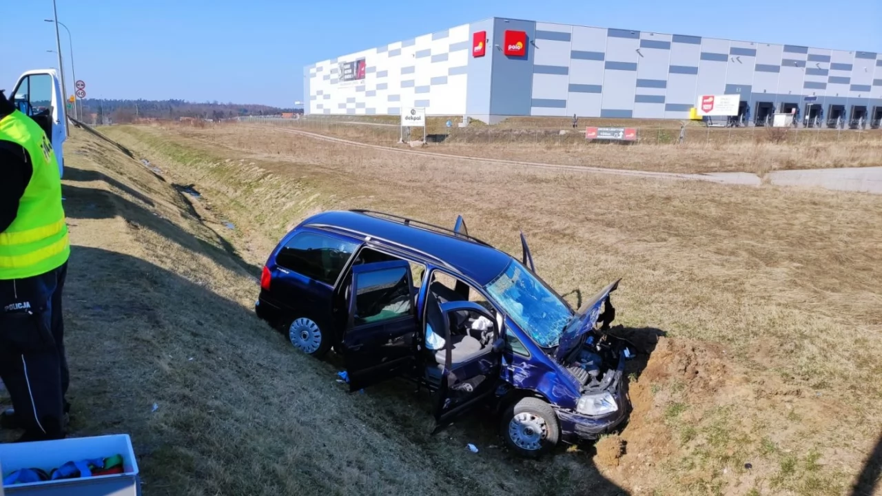 Wypadek na dk "22". Jednym z aut jechali uchodźcy z Ukrainy