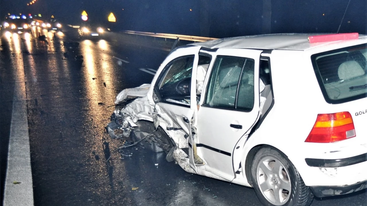 Wypadek na dk 91. Kierująca najprawdopodobniej zasnęła "za kółkiem"