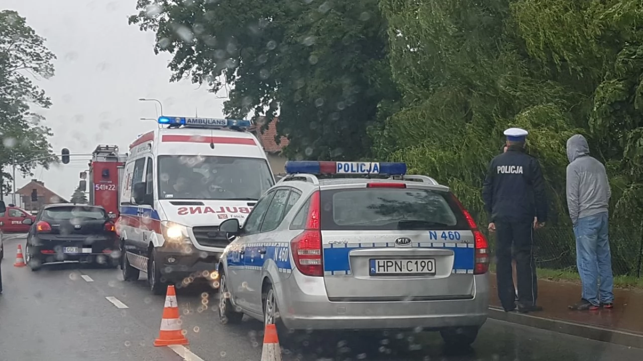 Wypadek na dojazdówce do autostrady