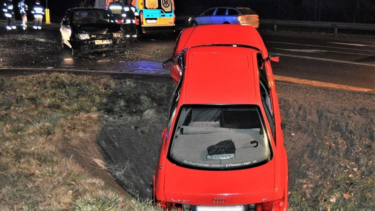 Wypadek w Czarlinie. Kierowca audi miał nie ustąpić pierwszeństwa