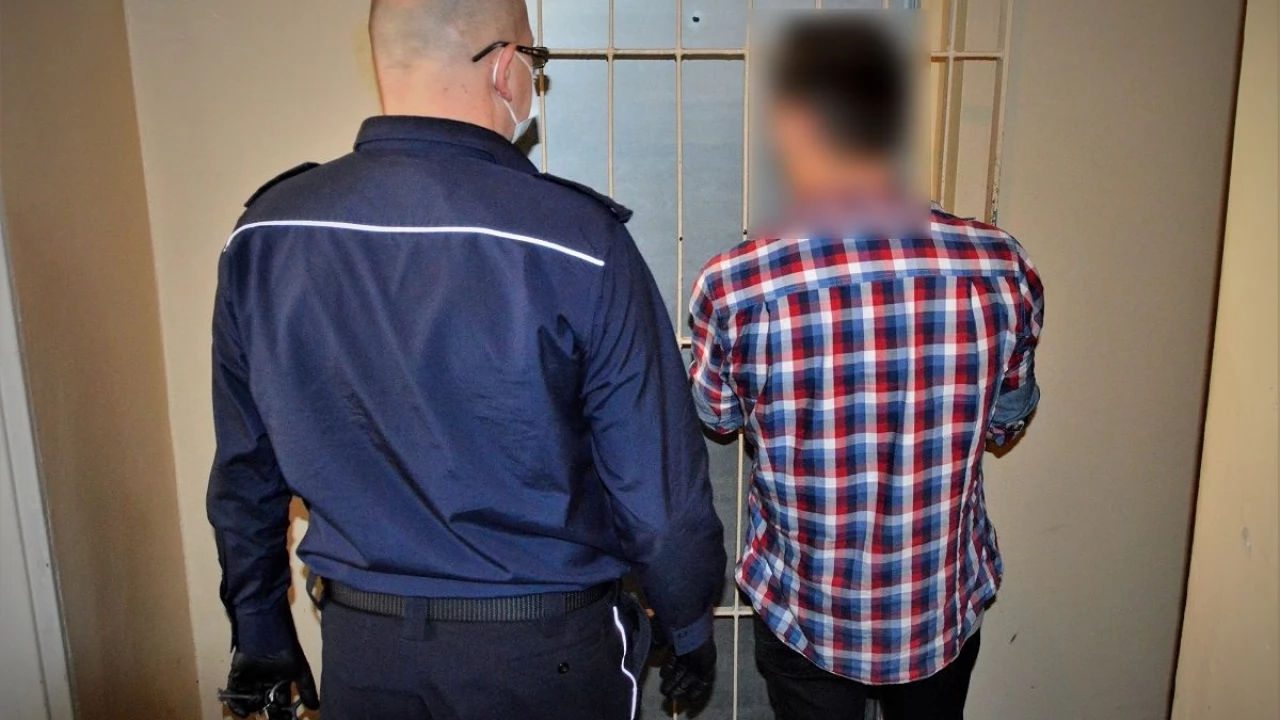 Wypożyczył auto, spowodował kolizję i przepadł jak kamień w wodę
