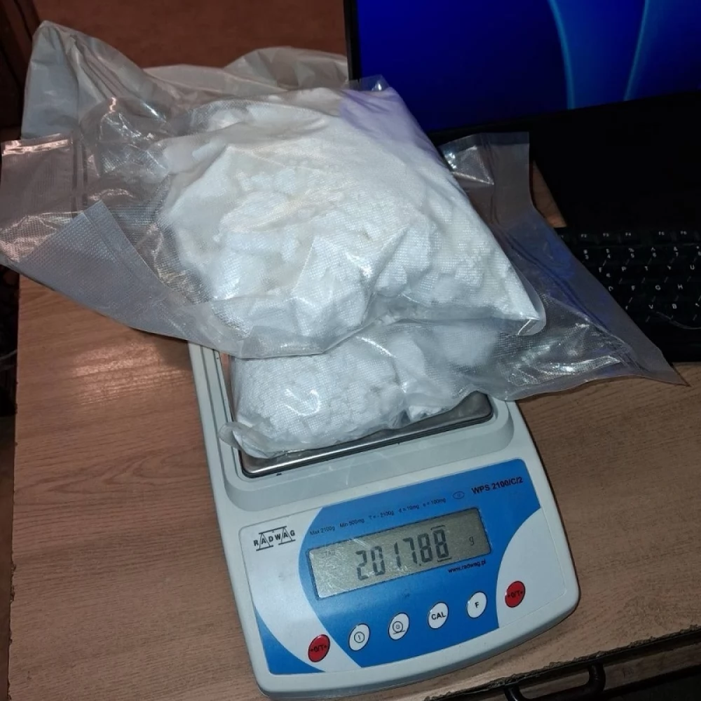 Wywiadowcy nie zwalniają tempa - nar*otyki zabezpieczone na drodze i w piwnicy