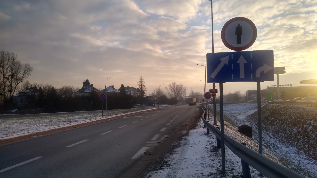 Wzdłuż alei Solidarności powstanie brakujący odcinek ciągu pieszo-rowerowego