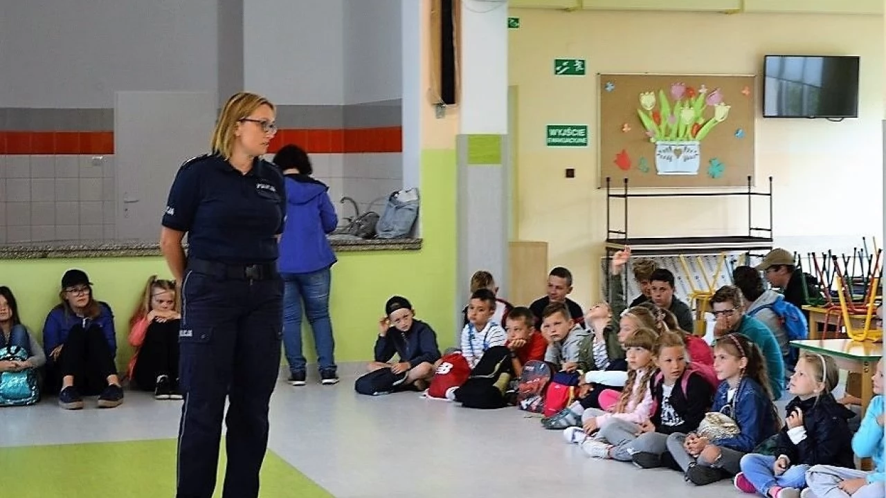Z maluchami o tym, jak bezpiecznie spędzać wakacje