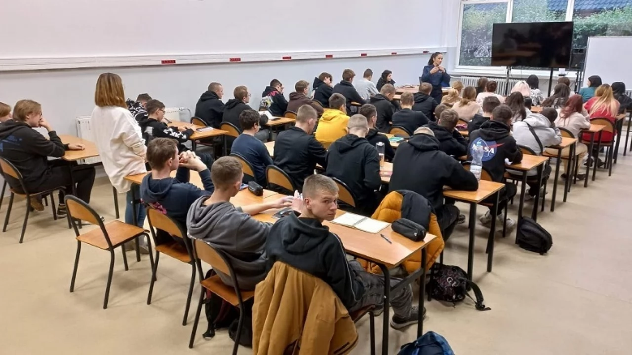 Z młodzieżą o handlu ludźmi