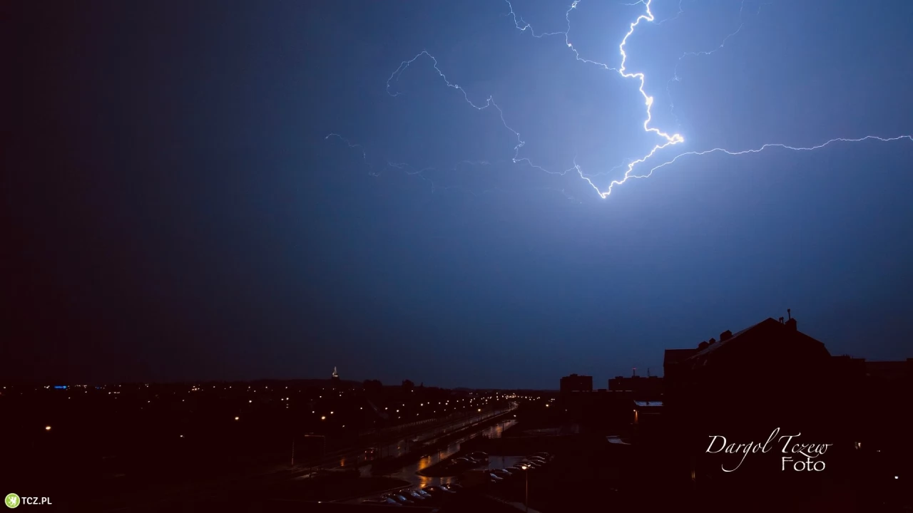 Z zachodu nadciągają burze