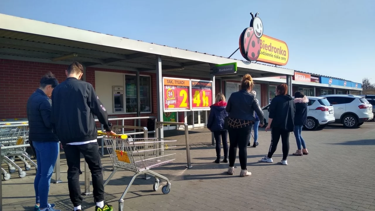 Zakupy przed świętami. Niektóre sklepy czynne nawet przez całą dobę