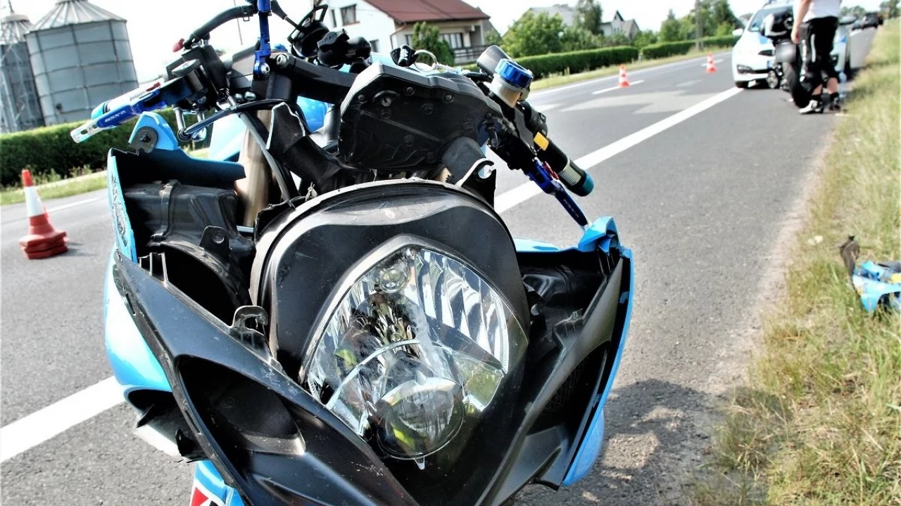 Zderzenie podczas wyprzedzania. Policjanci apelują o ostrożność