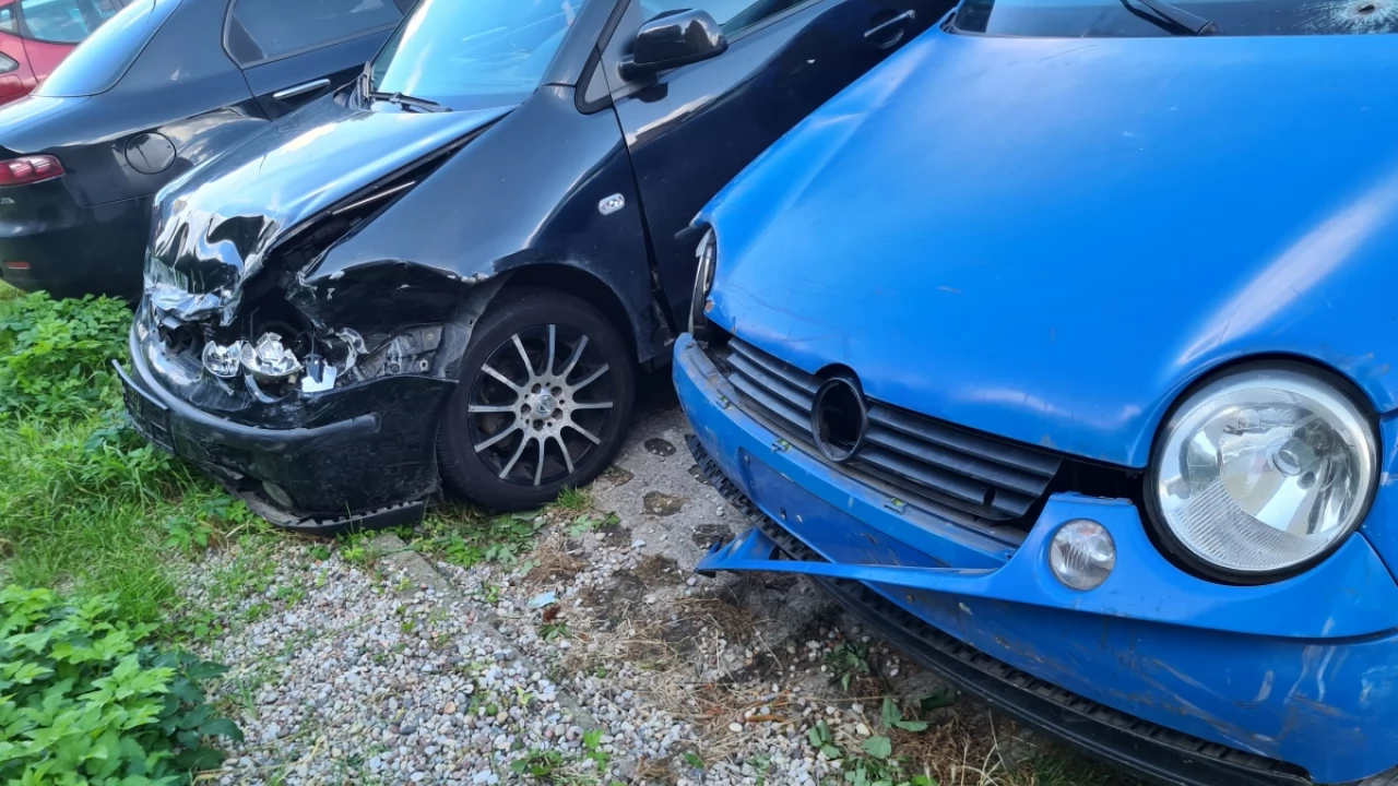 Złomowiec na parkingu