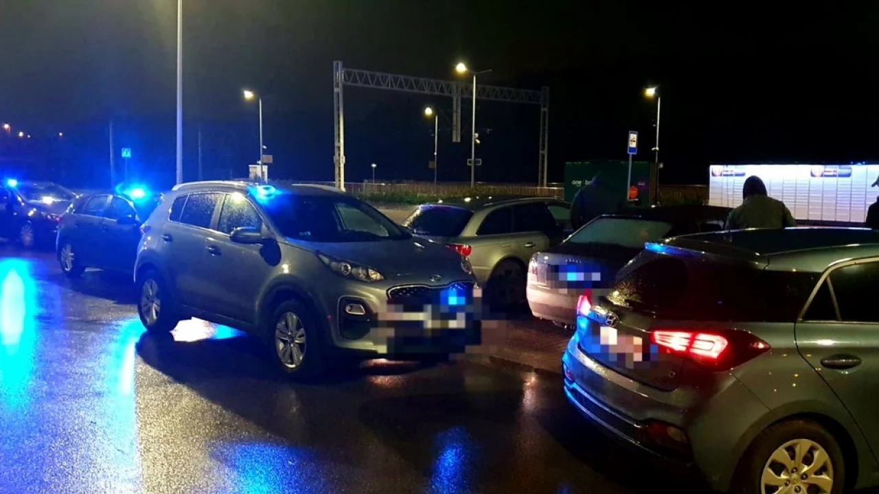 Zmasowane działania policji - rozpracowywali środowiska pseudokibiców. Są zatrzymania
