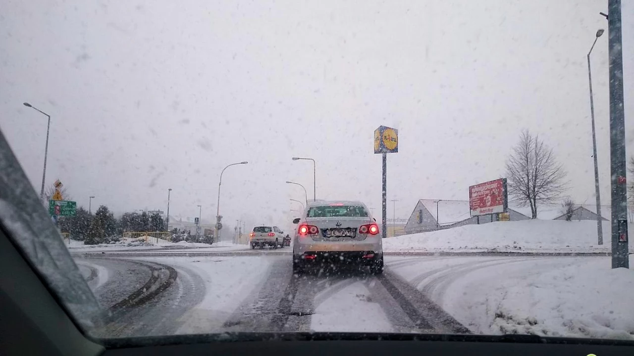 Zmiana pogody. Najpierw śnieg, potem marznący deszcz