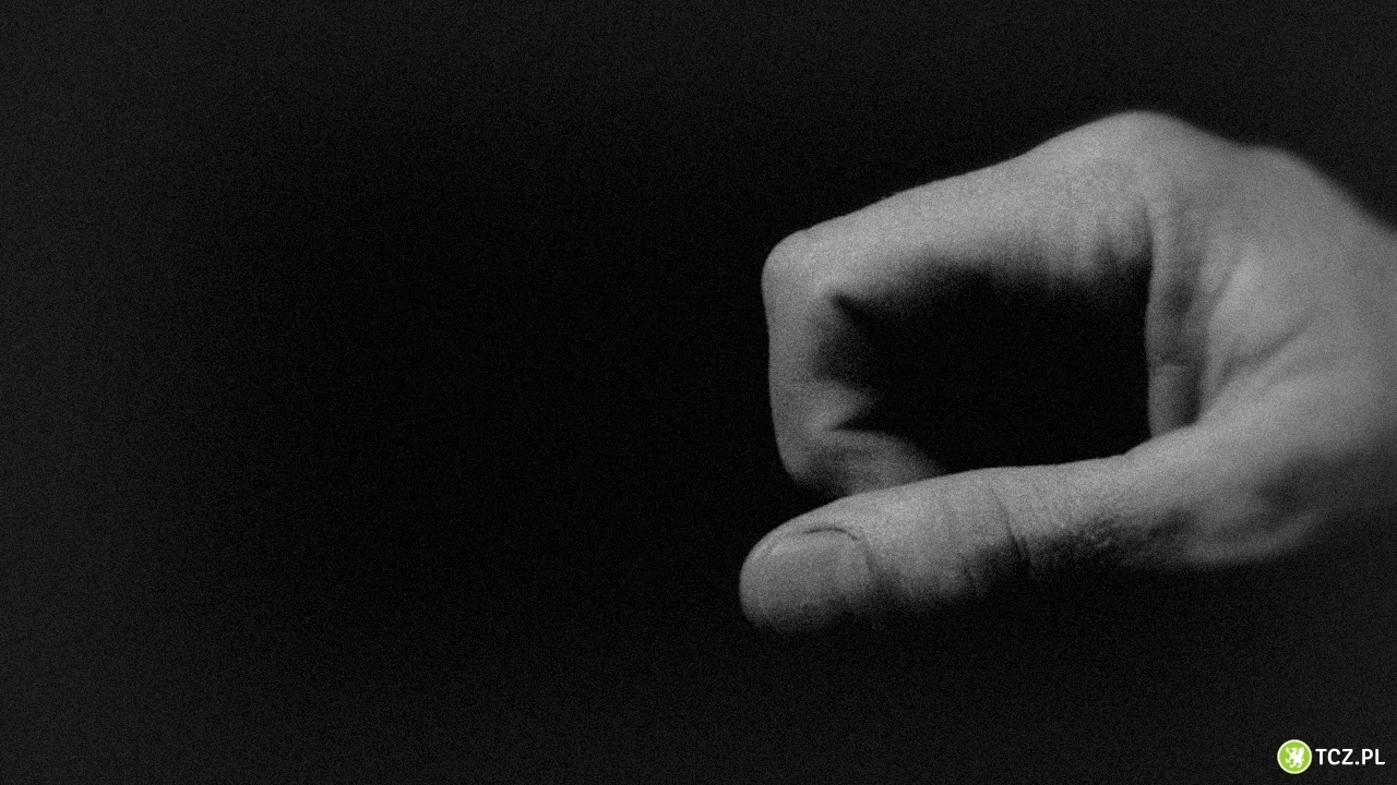 Zwrócił uwagę młodym chuliganom, że niszczą budynek. 35-latek został pobity