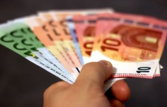 Jak korzystać z wiedzy finansowej online przy planowaniu domowego budżetu? - Aktualności