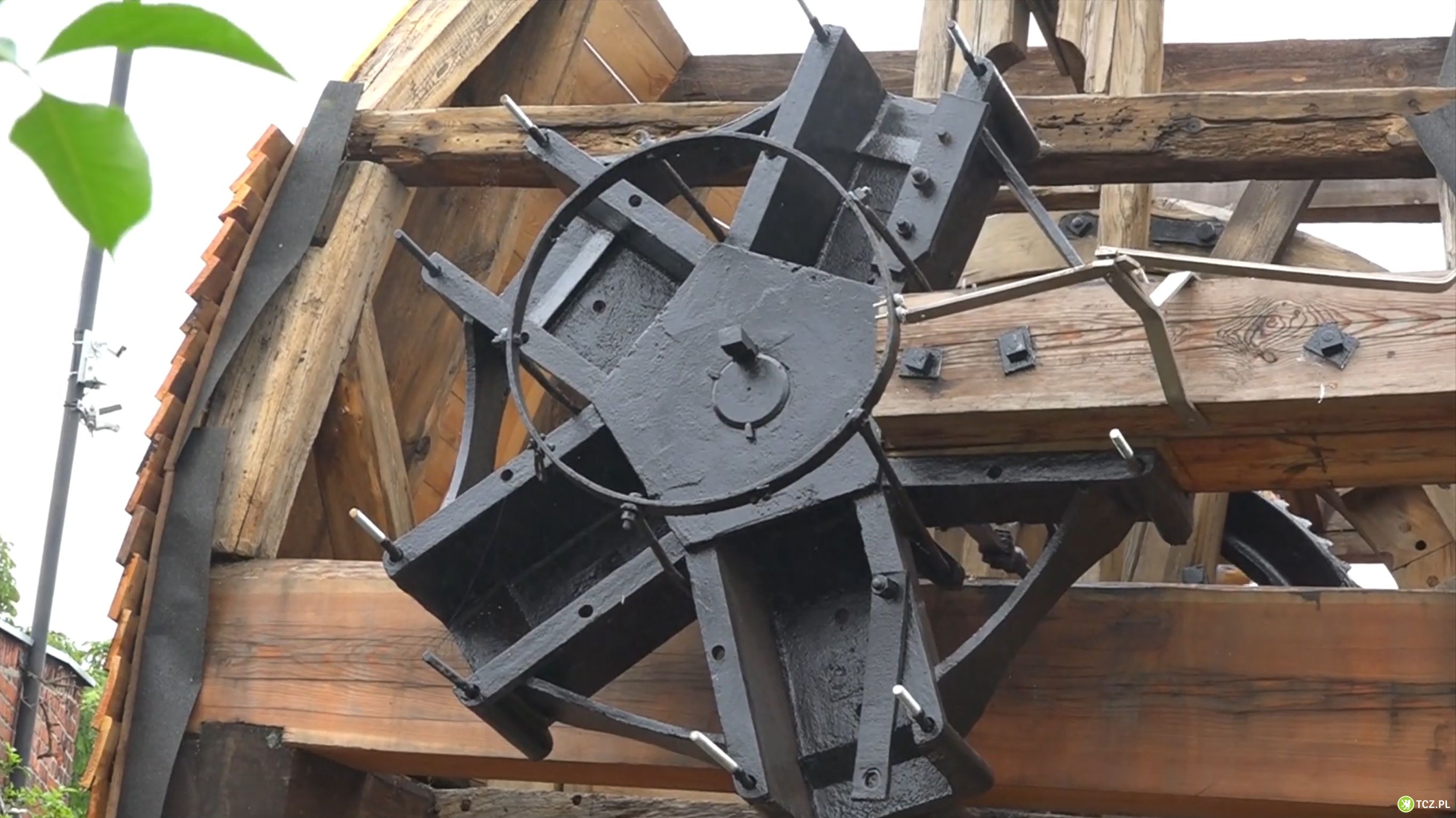 Postępują prace przy remoncie wiatraka. niedługo wróci głowica - Aktualności