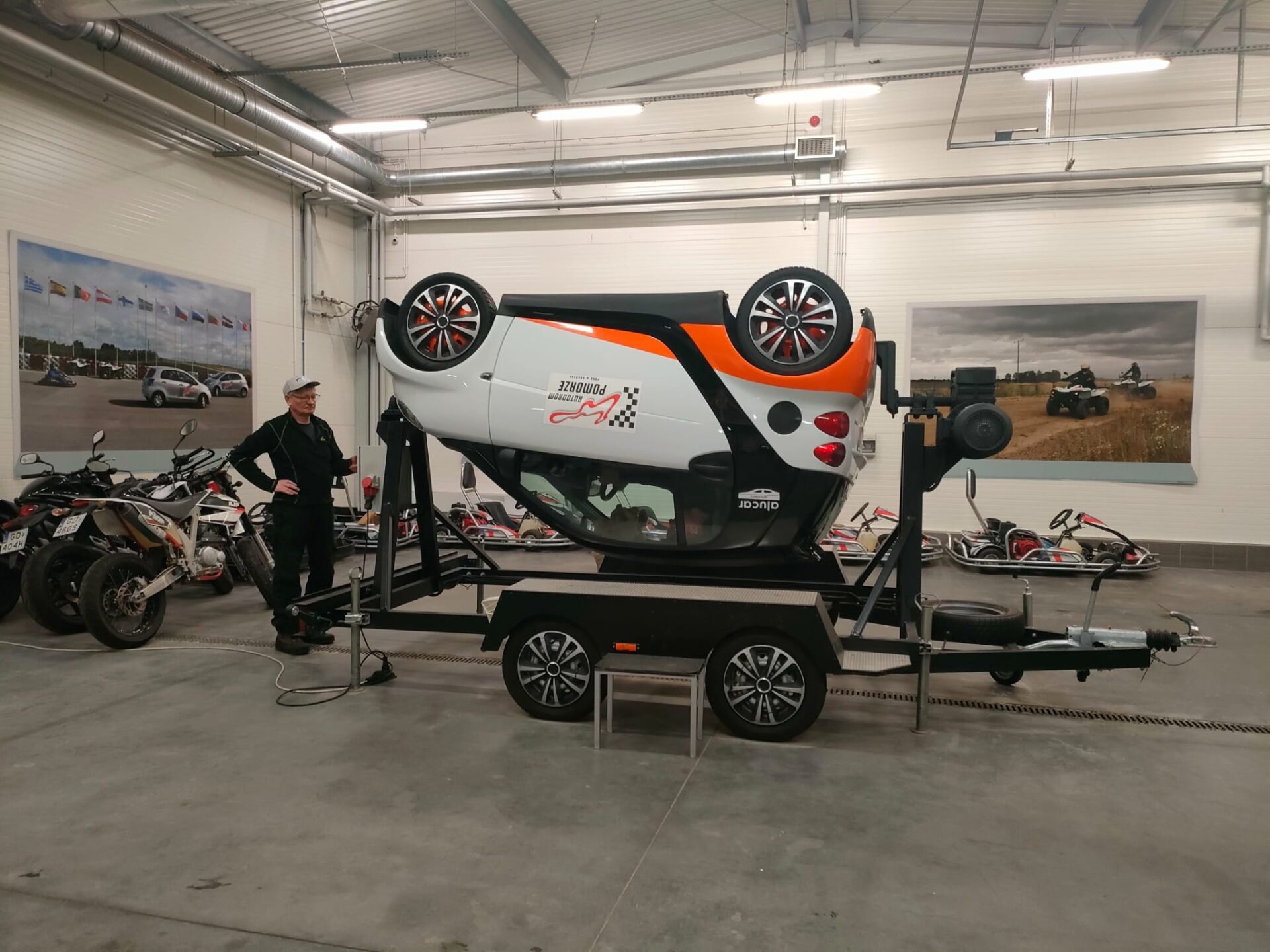 Bezpłatne szkolenia z bezpieczniej jazdy. PORD w Gdańsku zaprasza szkoły ponadpodstawowe - Aktualności