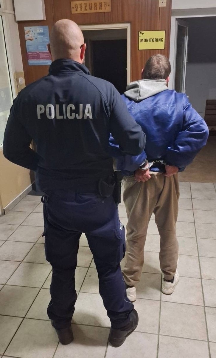 Pijany 50-latek zatrzymany po kradzieży w dyskoncie - Aktualności