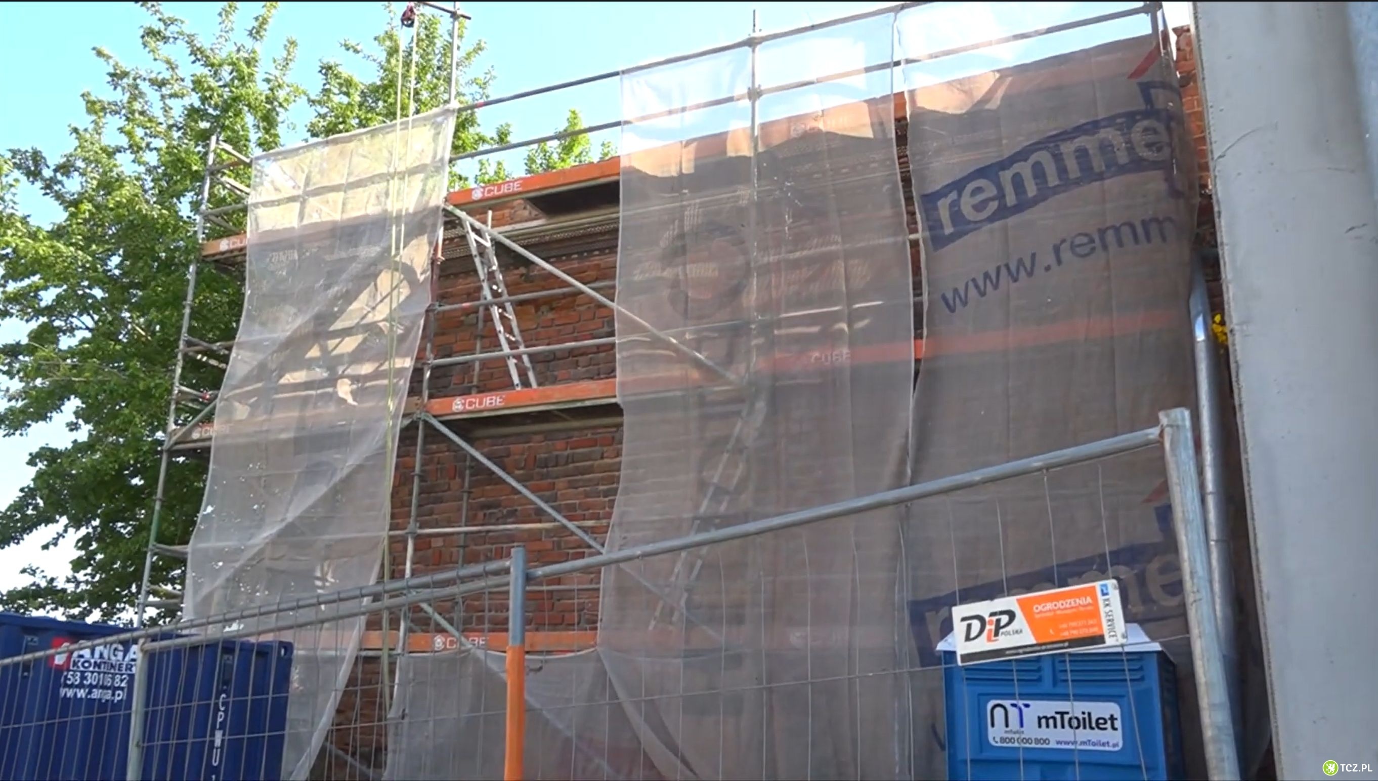 Trwa renowacja murów obronnych - Aktualności