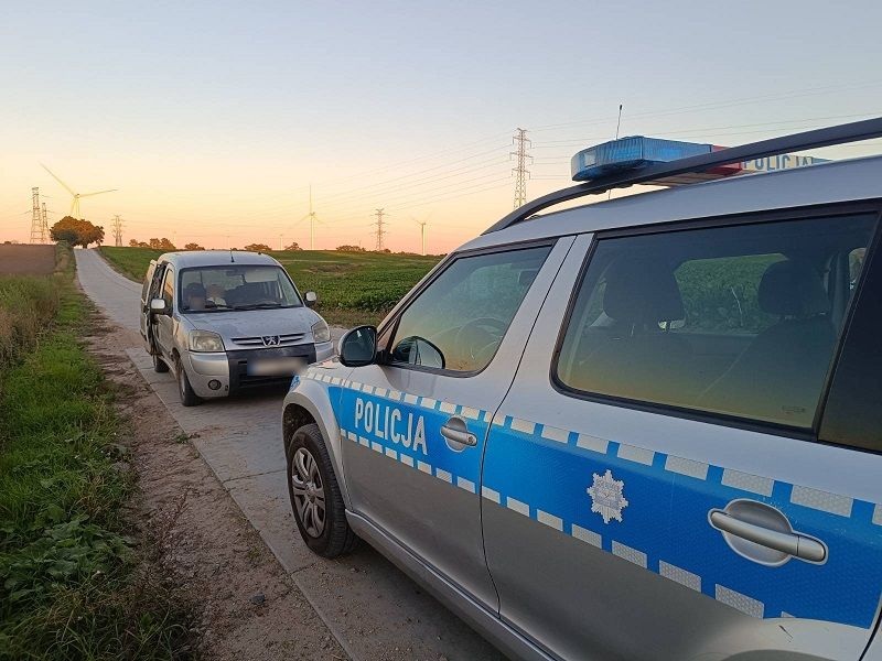 Pijana matka wiozła rodzinę. Jedno z dzieci bez fotelika, samochód z niesprawnym oświetleniem - Aktualności